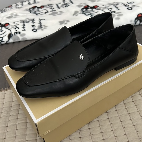 Michael Kohrs black loafers - Picture 2 of 3